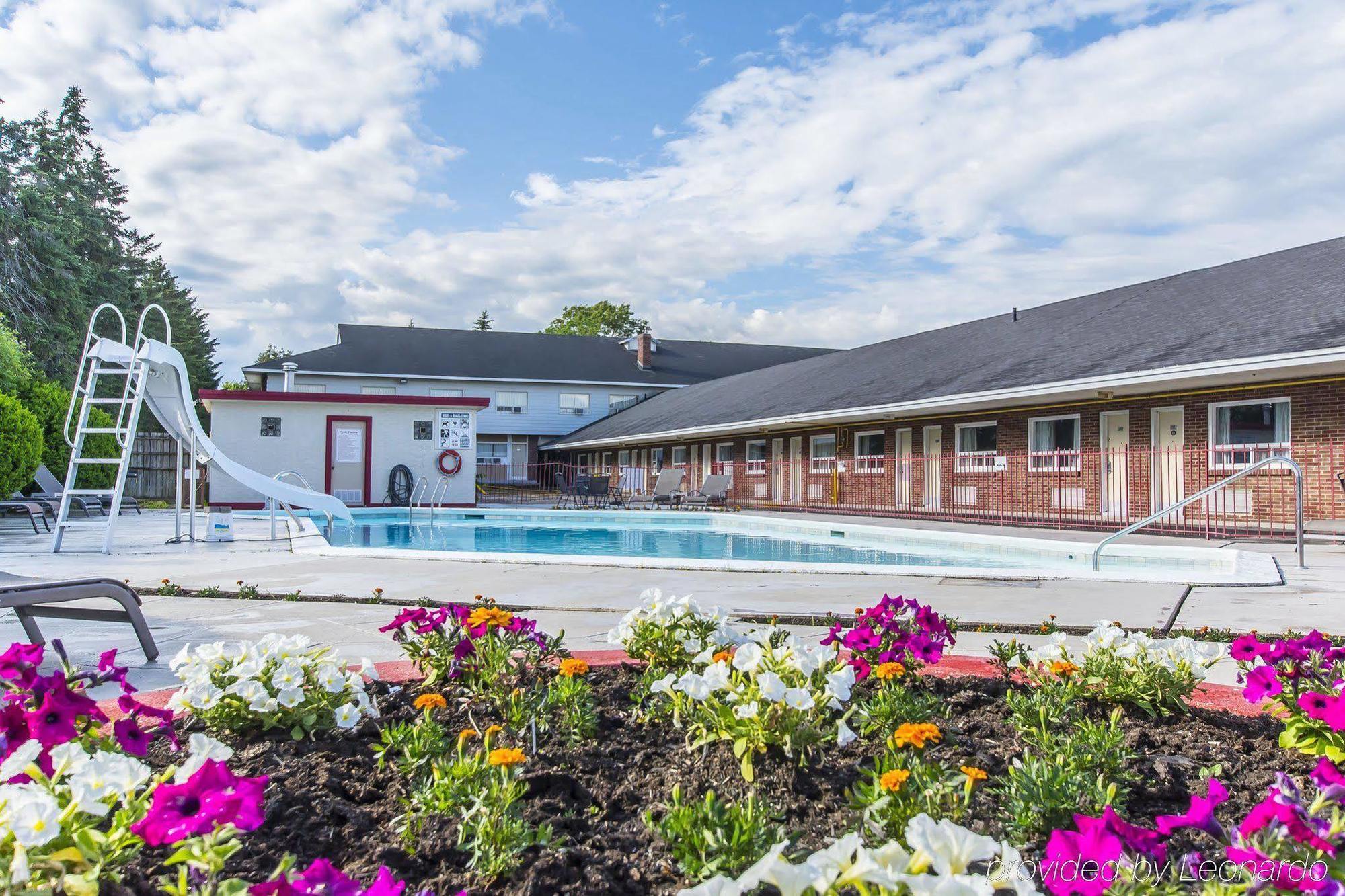 Hotel 6-moncton, Nb 2*